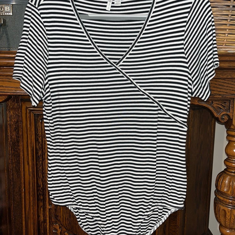 Cato Black & White Striped V‑Neck Short Sleeve Bodysuit